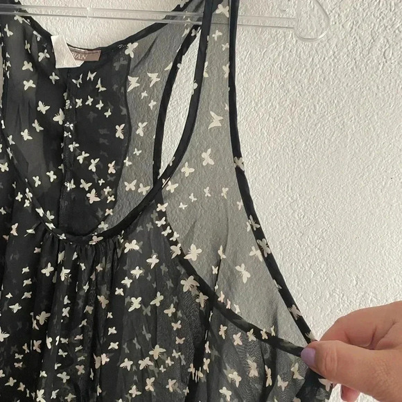 💥Libian Preowned Plus-Size Lightweight Butterfly’s Print Top - Picture 3 of 6